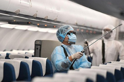 Bộ Y tế tìm người trên chuyến bay về Hà Nội, xe khách đi từ bến Nước Ngầm có ca Covid-19