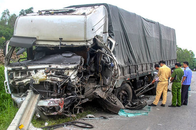 Liên tiếp nhiều vụ tai nạn giao thông thảm khốc: Siết quy định, điều kiện lái xe