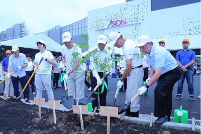 Tổ chức lễ trồng cây trước ngày khai trương trung tâm Aeon Mall thứ 6 tại Việt Nam