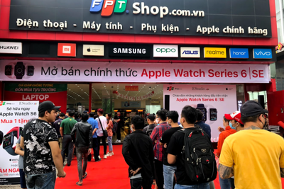 Apple Watch giảm giá 3 triệu đồng, "cháy hàng" ngày đầu mở bán