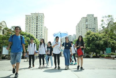 28 cán bộ coi thi vắng mặt trong buổi thi môn Toán tại Hà Nội