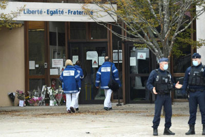 Cảnh sát Pháp bắt giữ 9 người sau vụ tấn công khủng bố ở ngoại ô Paris