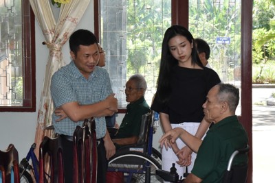 Him Lam Land thăm, tặng quà 10 trung tâm điều dưỡng thương binh nặng và người có công