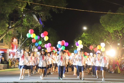 Hội tụ sắc màu văn hóa truyền thống trong lễ hội đường phố "Hà Nội - điểm đến xanh"