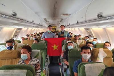 Đưa 130 người Việt từ Nigeria, Cameroon và Malaysia về nước an toàn