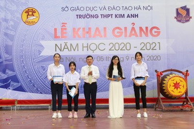 Huyện Sóc Sơn: Phổ biến kiến thức phòng, chống dịch Covid-19 trong tiết học đầu tiên sau lễ khai giảng