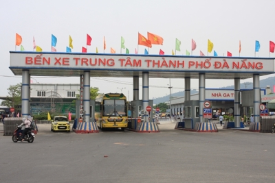 Dỡ bỏ quy định giãn cách trên phương tiện vận tải hành khách xuất phát từ Đà Nẵng