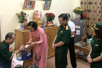 Hội Phụ nữ quận Hà Đông thăm và tặng quà cho gần 4.500 gia đình chính sách, người có công