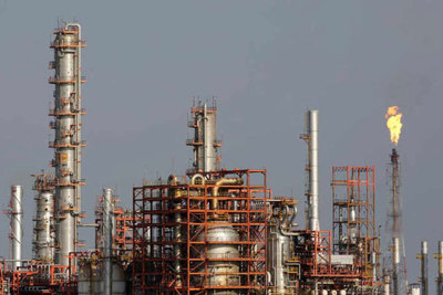 Giá dầu tăng gần 3% nhờ tồn kho của Mỹ sụt mạnh hơn dự báo