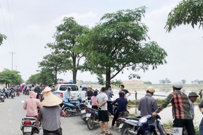 Hà Nội: Phát hiện nam thanh niên tử vong dưới mương nước ở Thạch Thất