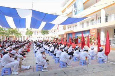 Lễ khai giảng vui tươi, an toàn của học sinh quận Hoàng Mai