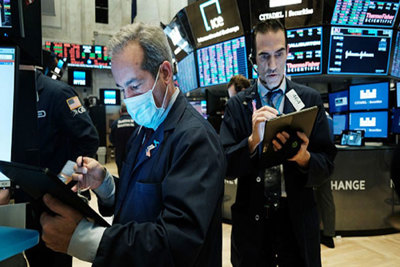 Chứng khoán Mỹ bùng nổ cuối phiên, Dow Jones nhảy vọt gần 600 điểm
