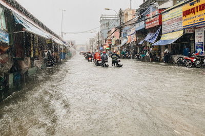 TP Hồ Chí Minh: Thủ Đức ngập nặng sau mưa lớn