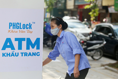 ATM khẩu trang miễn phí cho người Hà Nội