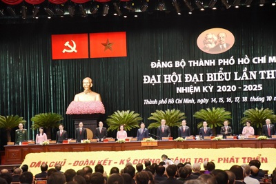 Thủ tướng Nguyễn Xuân Phúc dự, chỉ đạo Đại hội đại biểu Đảng bộ TP Hồ Chí Minh khóa XI