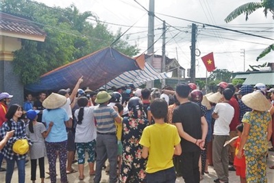 Nghệ An: Làm rõ vụ nhiều người tập trung trước cổng nhà nguyên Phó Trưởng công an huyện