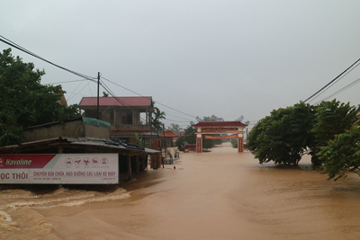 Nước lũ tiếp tục dâng cao, Quảng Trị huy động mọi lực lượng cứu hộ, cứu nạn