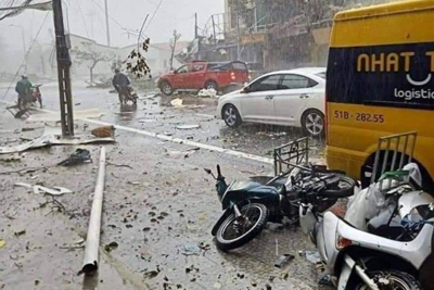 Thừa Thiên Huế: Bão số 5 khiến 1 người thiệt mạng, 23 người bị thương, hàng ngàn nhà tốc mái