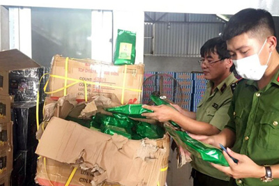 Hà Nội: Phát hiện 10 tấn nguyên liệu trà sữa không rõ xuất xứ