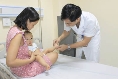 Nhiều trẻ mắc tay chân miệng nhập viện, nguy cơ bùng phát dịch