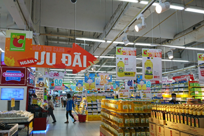 Các thương hiệu và siêu thị khuyến mãi giảm giá sâu hàng loạt mặt hàng