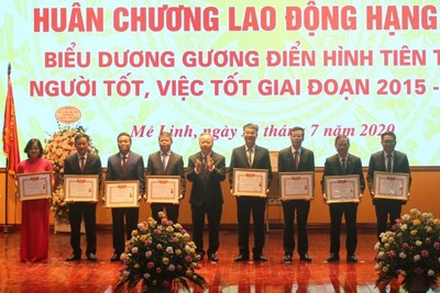 Huyện Mê Linh đón nhận Huân chương Lao động hạng Nhì