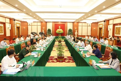 Bộ Chính trị làm việc về đại hội với 10 đảng bộ trực thuộc Trung ương