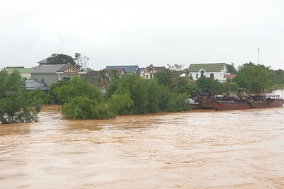 Quảng Trị: Hàng chục nghìn ngôi nhà bị nhấn chìm trong nước