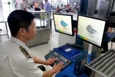 Phát hiện 2 du khách Trung Quốc nhập cảnh trái phép, dùng giấy tờ giả định đi máy bay