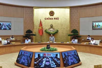 Thủ tướng: TP Hồ Chí Minh, Hà Nội chống dịch bài bản, kiên quyết xét nghiệm trên diện rộng