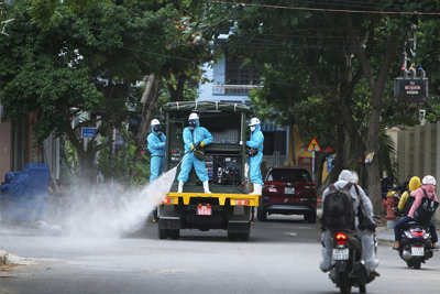 Phun hóa chất khử trùng toàn TP Đà Nẵng để phòng, chống dịch Covid-19