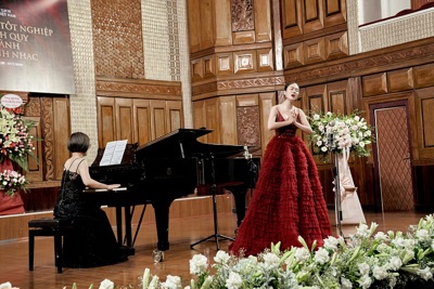 “Hoa hậu đi hát” Tuyết Nga tốt nghiệp đại học thanh nhạc
