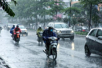 Thông tin mới nhất về đợt mưa lớn diện rộng ở Hà Nội và các tỉnh miền Bắc