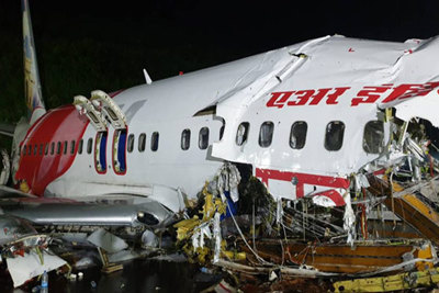 Máy bay Ấn Độ gãy đôi khi hạ cánh: 17 người thiệt mạng, hơn 100 người bị thương
