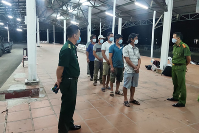 Phát hiện 6 người đi bộ từ Đà Nẵng ra Huế để trốn cách ly