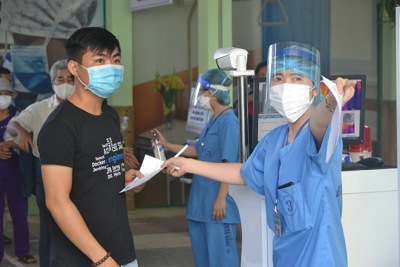 Ghi nhận trong ngày đầu Bệnh viện Đà Nẵng mở cửa khám chữa bệnh trở lại