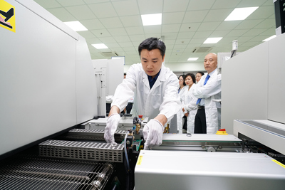 Đà Nẵng khánh thành dự án Nghiên cứu sản xuất và lắp ráp thiết bị điện tử công nghệ cao