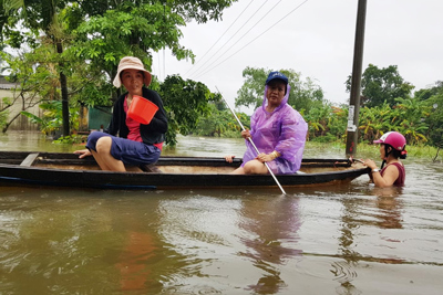 Ảnh: Nhiều nơi ở Đà Nẵng, Quảng Nam ngập sâu trong nước