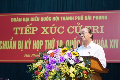 Thủ tướng Chính phủ Nguyễn Xuân Phúc tiếp xúc cử tri tại Câu lạc bộ Bạch Đằng