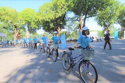 Hàng trăm phương tiện giao thông tham gia tuyên truyền quy tắc ứng xử