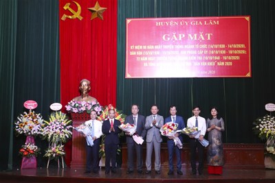 Huyện ủy Gia Lâm gặp mặt kỷ niệm ngày truyền thống ngành Tổ chức, Dân vận