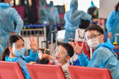 Sân bay Vân Đồn đón 278 người Việt ở châu Âu về nước