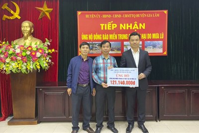 31 tổ chức, cá nhân huyện Gia Lâm ủng hộ đồng bào miền Trung