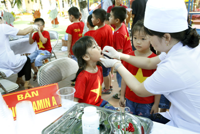 Từ 1/6, Hà Nội tổ chức cho trẻ uống vitamin A đợt 1