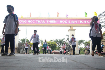 Hình ảnh ấn tượng học sinh Hà Nội trở lại trường sau 3 tháng nghỉ chống dịch Covid-19