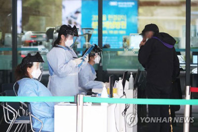 Thủ tướng Hàn Quốc kêu gọi tuân thủ nghiêm chỉ thị giãn cách xã hội ngăn virus SARS-CoV-2
