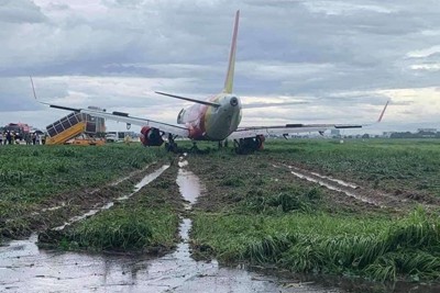 Sân bay Tân Sơn Nhất hoạt động trở lại sau sự cố máy bay trượt khỏi đường băng