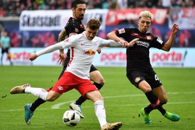 Vòng 26 Bundesliga: Leipzig bị bỏ lại trong cuộc đua vô địch