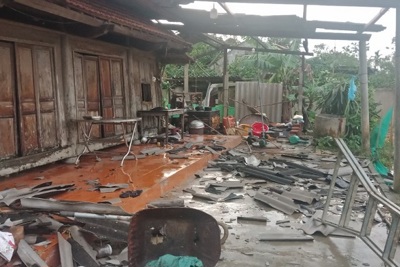 Hà Tĩnh: Lốc xoáy kèm mưa lớn, hơn 140 nhà dân bị hư hỏng nặng
