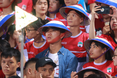 [Ảnh] Xuân Trường ở đâu trong ngày HAGL thảm bại trước Hà Nội FC?